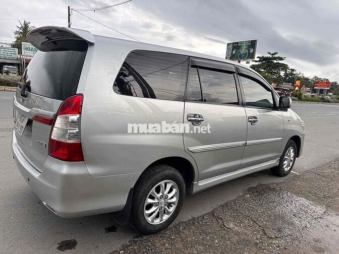 Toyota Innova 2014 E - 82000 km