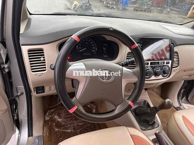 Toyota Innova 2014 E - 82000 km
