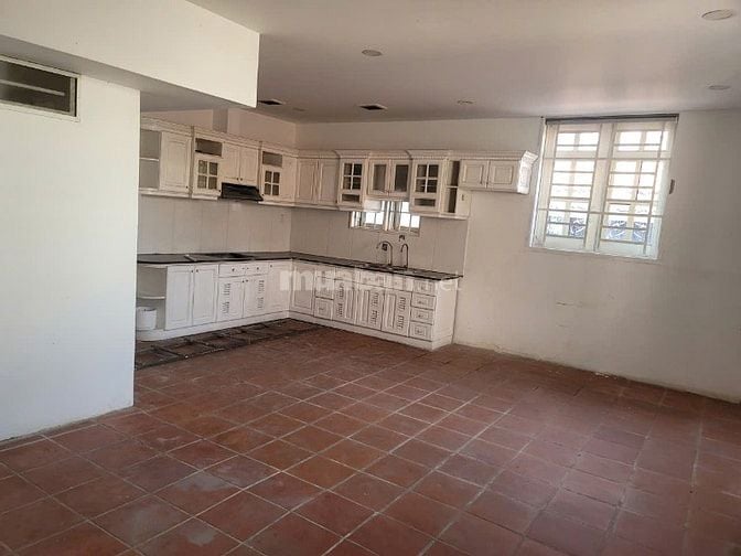 Cho thuê Biệt thự Mặt tiền ~700m2 Khu Phan Xích Long, Quận Phú Nhuận.