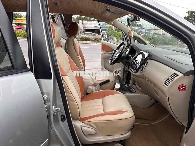 Toyota Innova 2014 E - 82000 km