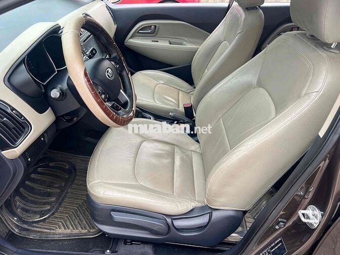 🔴 Kia Rio 2015 1.4 AT Hatchback - 46000 km