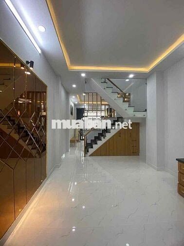 nhà bán vị trí đẹp , ngã tư ga Gò Vấp