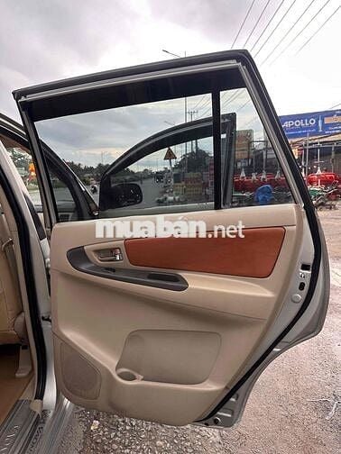 Toyota Innova 2014 E - 82000 km