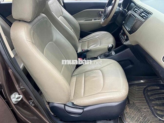🔴 Kia Rio 2015 1.4 AT Hatchback - 46000 km