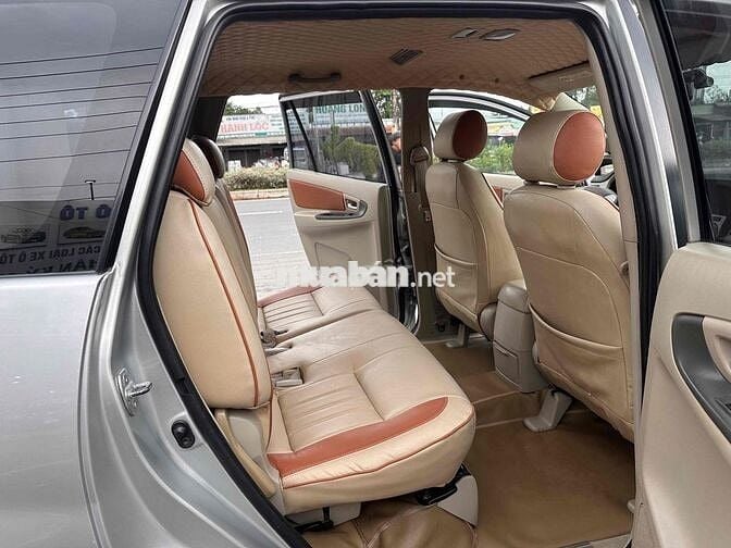 Toyota Innova 2014 E - 82000 km