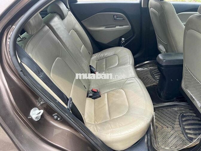 🔴 Kia Rio 2015 1.4 AT Hatchback - 46000 km