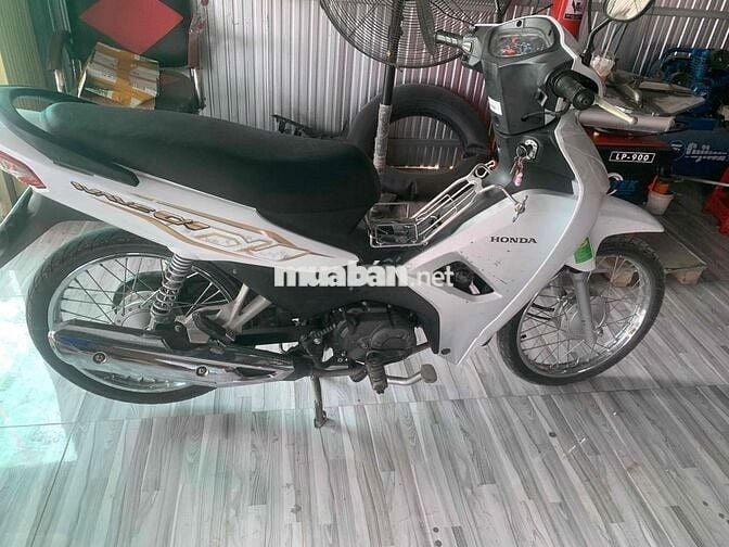 Xe số Honda Wave RSX 110cc màu trắng 2022