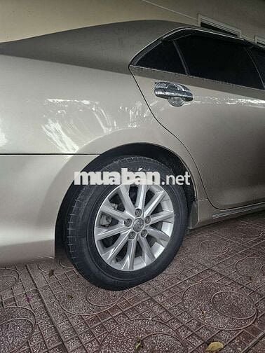 Xe camry 2.0 2013 gia đình đang đi - 50693 km