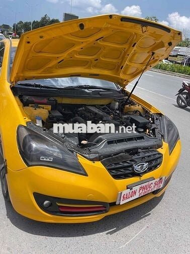 Hyundai Genesis 2010 Coupe 2.0 AT - 82000 km