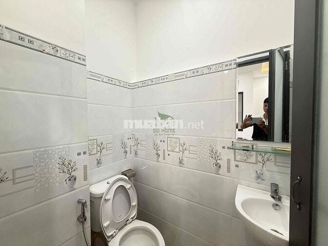 CHO THUÊ NHÀ 13 PHÒNG CÓ THANG MÁY KHU BÀN CỜ TRUNG TÂM THÀNH PHỐ GIÁ
