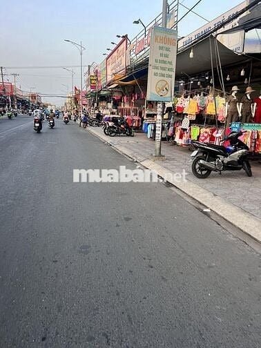Đất thổ cư 100m2 ngay thị trấn Bến Lức, giá 780 Triệu, chính chủ