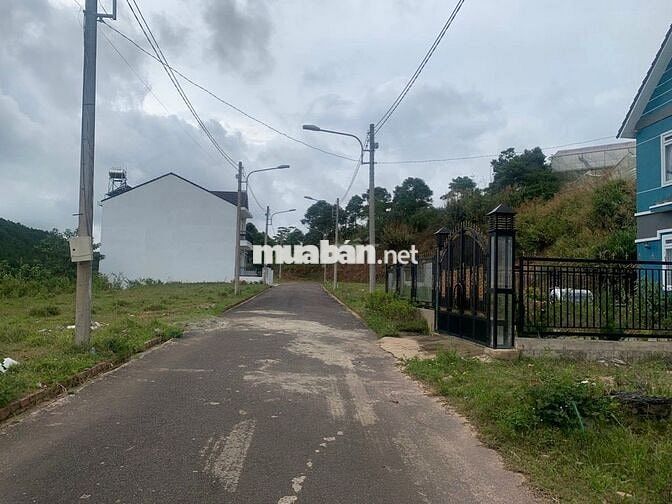 Bán Gấp 211m2 Đất Mặt tiền Xây VILLA Phường 7 Đà Lạt  5,2 Tỷ