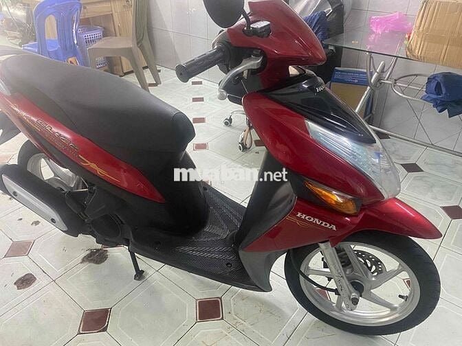 Xe Click đỏ