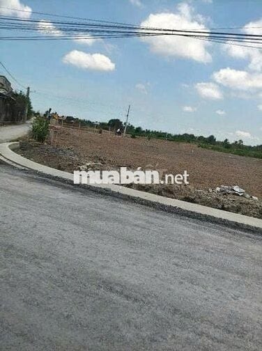 Lô đất góc 2 mặt tiền đường nhựa tại làng nghề tủ thờ tại TP Gò Công