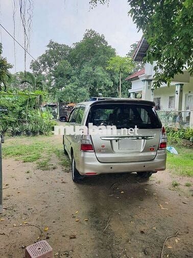 Xe toyota innova E zin-2013 MT