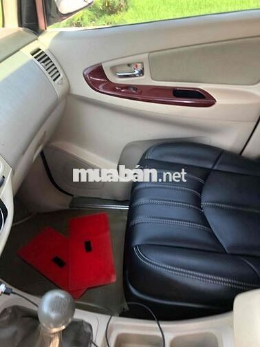 Toyota Innova 2006 G - 130000 km
