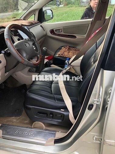 Toyota Innova 2006 G - 130000 km