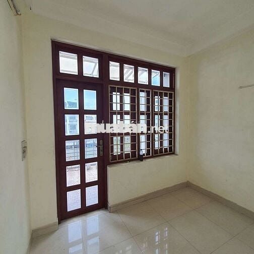 Mt kinh doanh 161 Lạc Long quân, dt: 3,6x12m trệt 2 lầu st, 4pn, 3wc