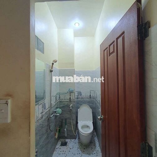 Mt kinh doanh 161 Lạc Long quân, dt: 3,6x12m trệt 2 lầu st, 4pn, 3wc