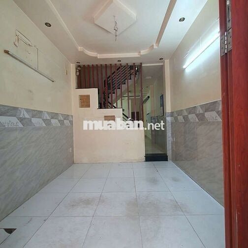 Mt kinh doanh 161 Lạc Long quân, dt: 3,6x12m trệt 2 lầu st, 4pn, 3wc