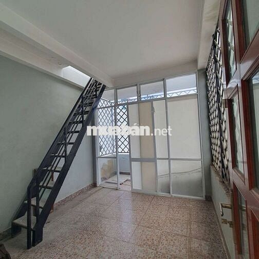 Mt kinh doanh 161 Lạc Long quân, dt: 3,6x12m trệt 2 lầu st, 4pn, 3wc