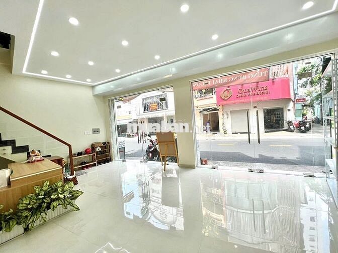MT Ngay CMT8 & Rạch Bùng Binh , Quận 3 - 8x8m - 3 Tầng Suốt - 37 Triệu