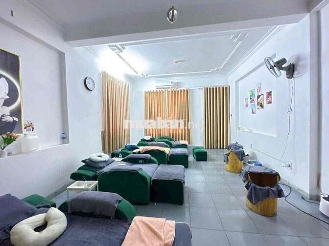 Thuê nhà mặt tiền 5x30 3 lầu tại Đồng Khởi