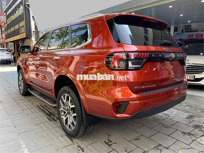 Ford Everest 2022 Titanium 2.0L 4x2 AT - 30000 km