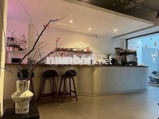 MẶT TIỀN D5 6M NGANG VỈA HÈ RỘNG CHO MỞ TRÀ SỮA, ĐỒ ĂN VẶT, TIỆM BÁNH