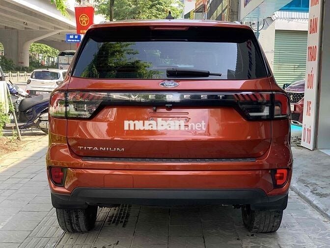 Ford Everest 2022 Titanium 2.0L 4x2 AT - 30000 km
