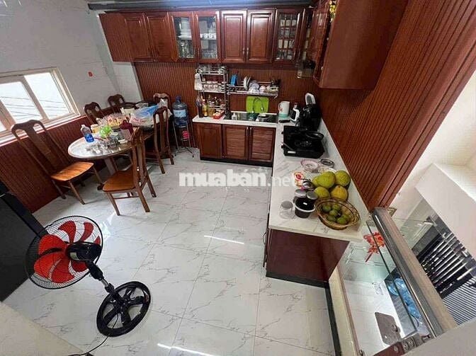 Nhà mới 1 trệt, 1 lửng, 2 lầu vào ở liền