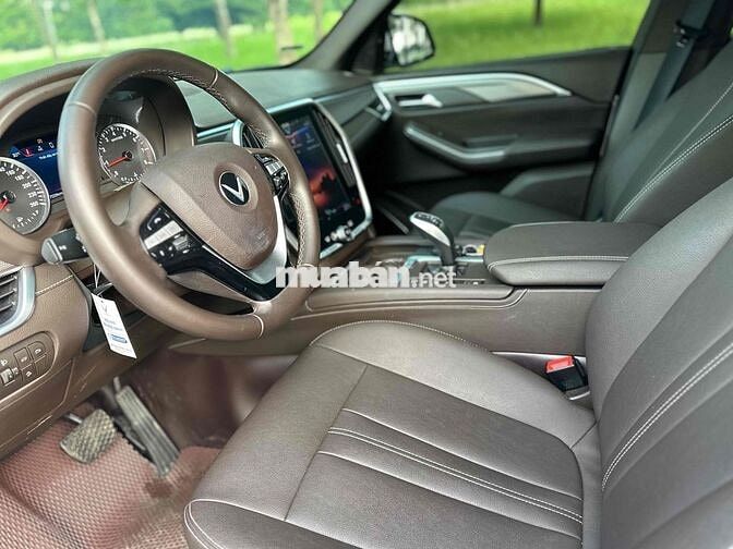 VinFast Lux SA2.0 2021 Plus 2.0 AT - 77000 km