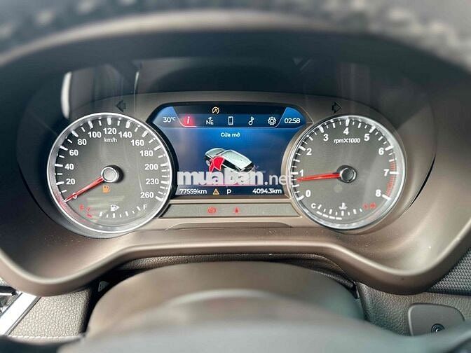 VinFast Lux SA2.0 2021 Plus 2.0 AT - 77000 km