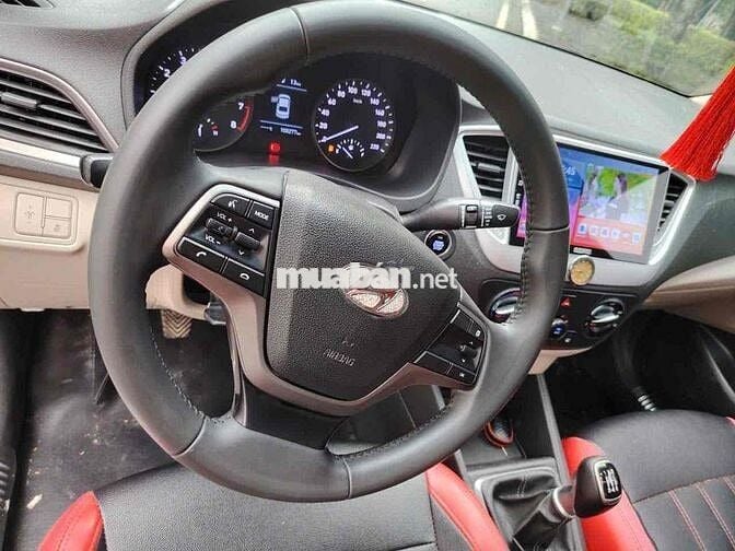 Hyundai Accent 2019 1.4 MT Base - 10 km