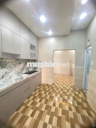 Bán Căn hộ dịch vụ 7 phòng-DTSD200m2-dòng tiền20Tr/tháng-Phú Thuận