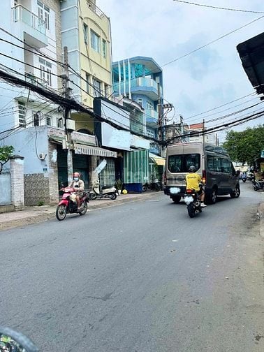 Nhà 4 Tầng mặt tiền Hẻm 5m, P14-Q11, mát mẻ vào ở ngay chỉ 6,3 tỉ