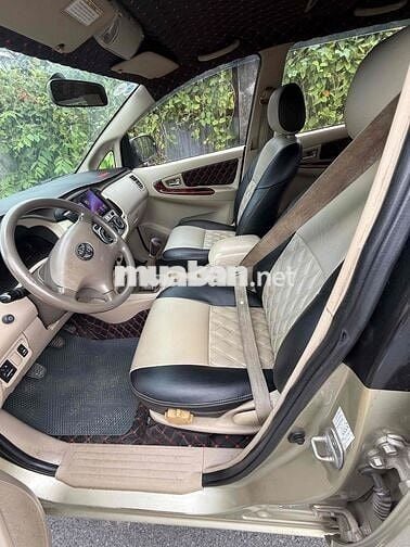 Toyota Innova 2006 G - 123 km