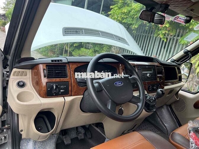 Ford Transit 2019 bản SVP