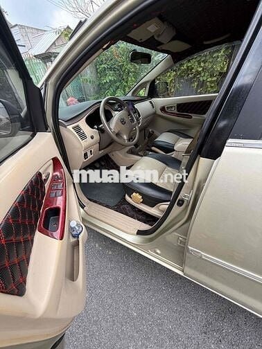 Toyota Innova 2006 G - 123 km