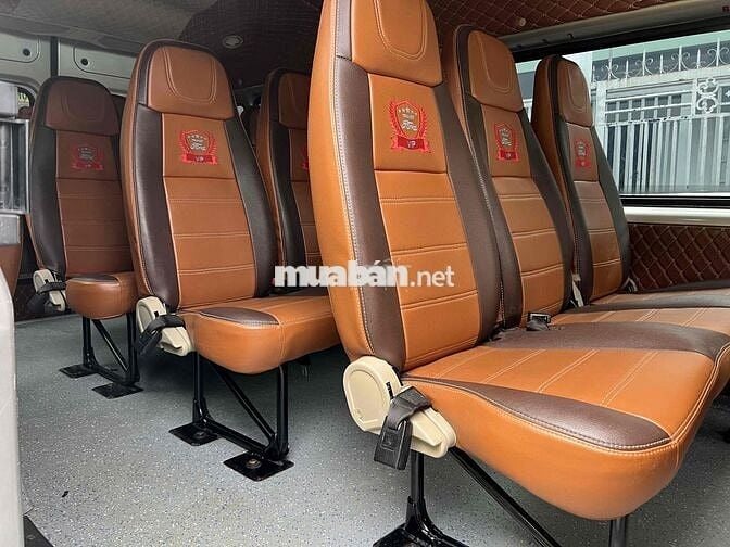 Ford Transit 2019 bản SVP
