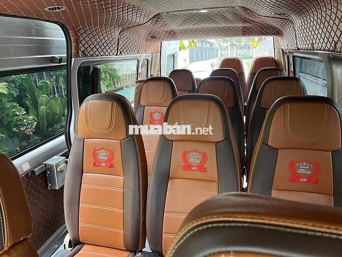 Ford Transit 2019 bản SVP
