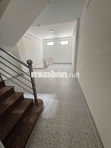 Cho thuê nhà mới sửa Nguyễn Trãi Q5, 4x14m, trệt 3 lầu ST, giá 60tr