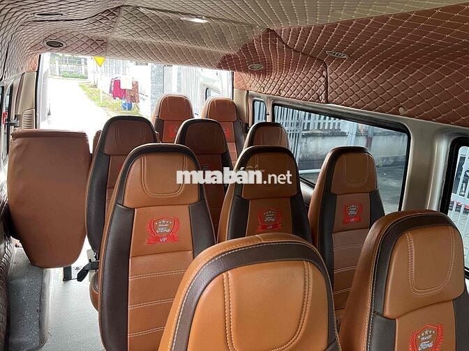Ford Transit 2019 bản SVP