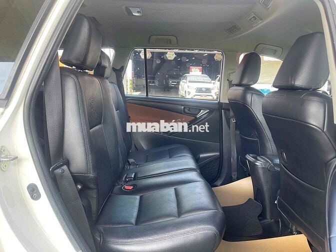 Toyota Innova 2.0E số sàn 2020 gia đình 1 chủ zin