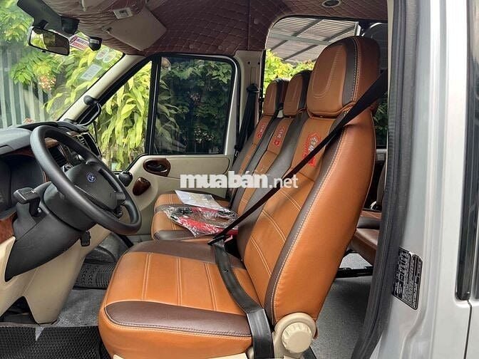 Ford Transit 2019 bản SVP