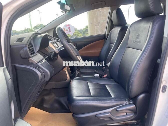 Toyota Innova 2.0E số sàn 2020 gia đình 1 chủ zin