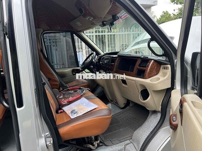 Ford Transit 2019 bản SVP