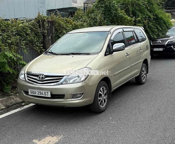 Toyota Innova 2006 G - 123 km