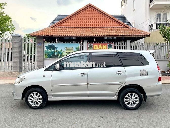 Toyota Innova 2015 2.0G - 155000 km