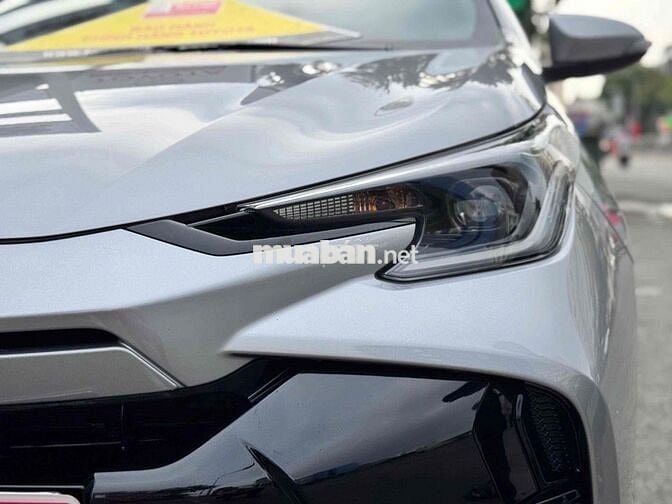 Toyota Vios E CVT - 5000 km - 2025 màu bạc
